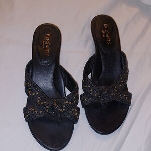 Eric Javits Black Thong Sandals Elegant Design Size 8
